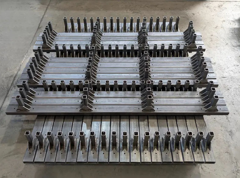 Custom iron display stand production for window dressing