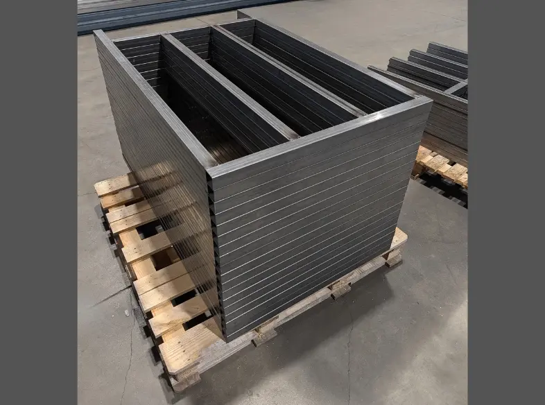 Construction of load-bearing iron frame with structural welding in Milan