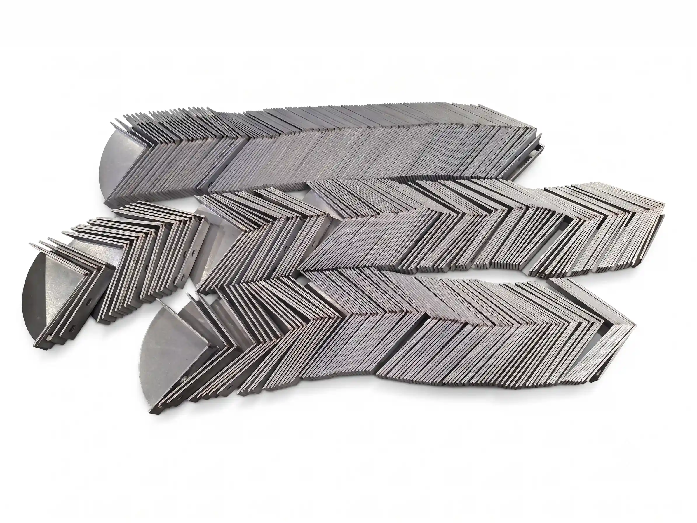 Longitudinal sheet metal elements bent in a V-shape, grouped in bundles