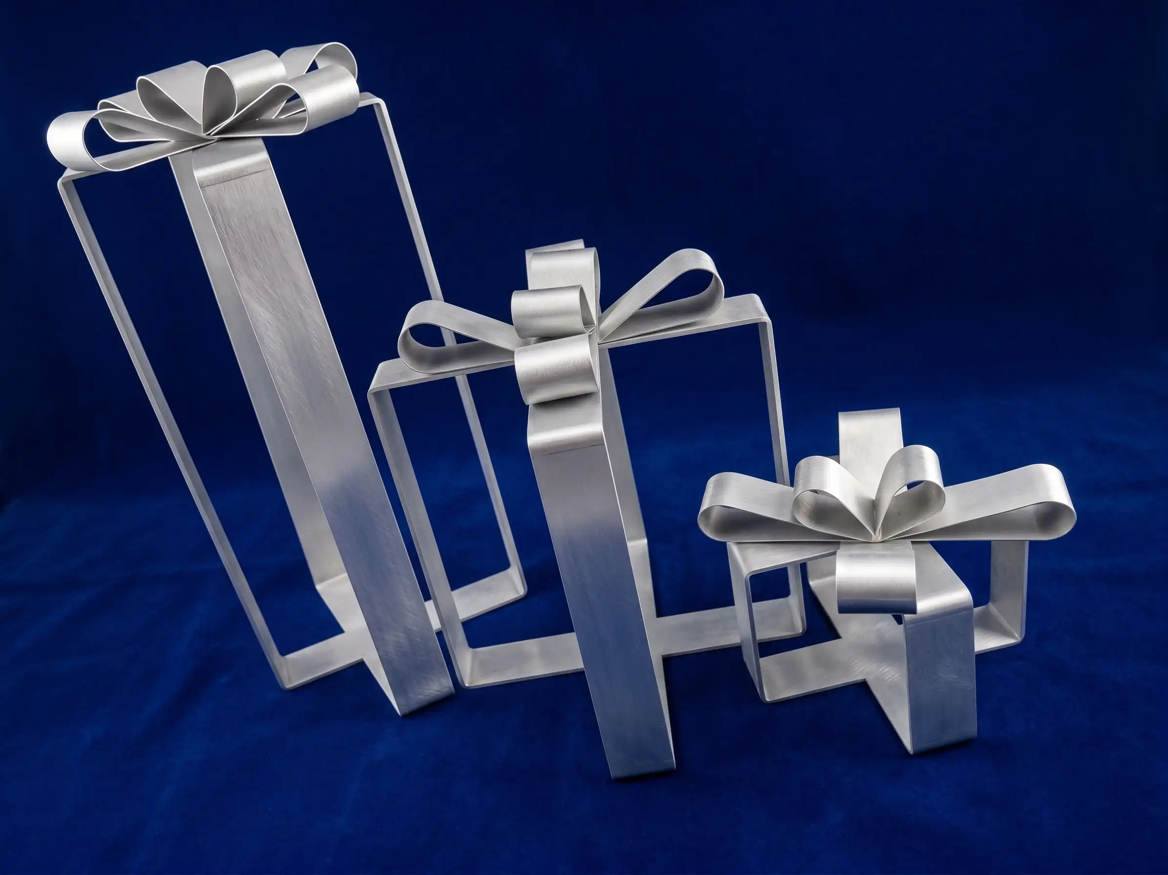 Minimalist stainless steel decorative sculpture shaped like a gift box - 2