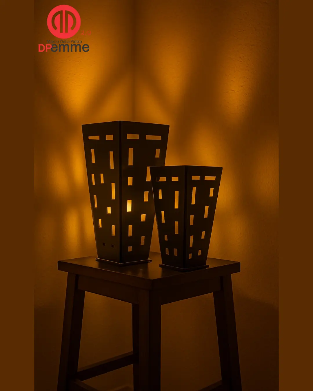 Oggetto d'arredo multifunzione SKYLINE in ferro nero cerato, design geometrico ispirato ai grattacieli - 7